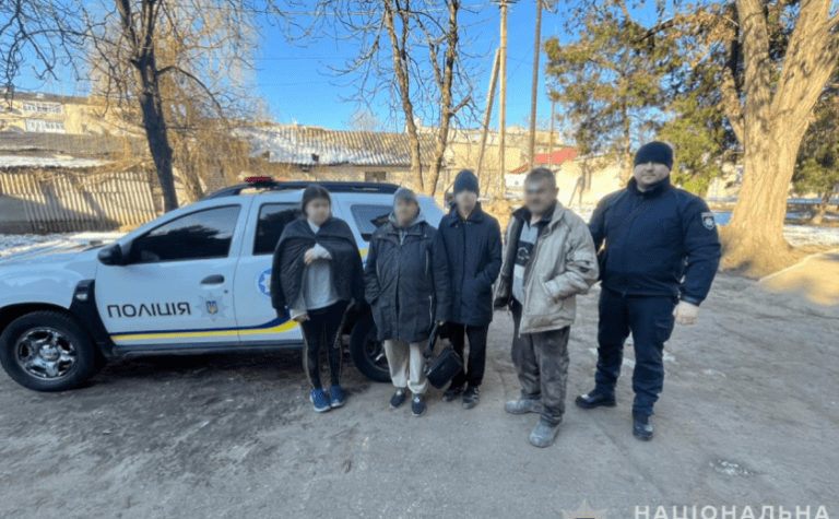 Повернулися з евакуації та першої ж доби отримали поранення при обстрілі: запорізькі поліцейські надали допомогу родині з двома дітьми