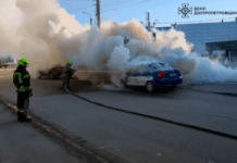 Вогнеборці Дніпра загасили палаючий автомобіль в АНД районі