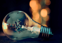 У Дніпрі та області ввели екстрені відключення світла