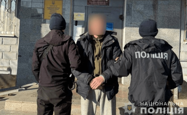 Побив знайому до смерті: поліцейські Кривого Рогу затримали 34-річного підозрюваного