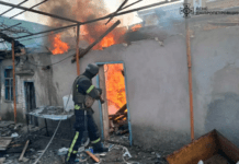 Вогнеборці Нікополя ліквідували пожежу в житловому секторі, яка виникла через ворожий обстріл