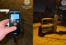 У Дніпрі пʼяний водій Mazdа здійснив наїзд на електроопору: подробиці