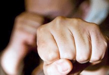 Побив товариша та залишив помирати у підʼїзді: правоохоронці Запоріжжя затримали зловмисника