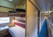 У потязі до Кривого Рогу чоловік «домагався» до 15-річної дівчини: коментар поліції