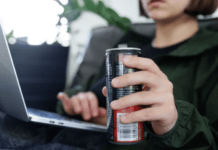 В Україні хочуть заборонити продаж енергетиків неповнолітнім – законопроєкт