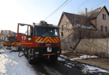 Горів дах триповерхового житлового будинку: вогнеборці Дніпра ліквідували займання житлового будинку у Шевченківському районі міста