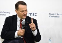 Голова МЗС Польщі: президент Франції скликає зустріч лідерів ЄС у Парижі