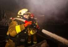 Удар “Шахеда” по Харкову: на цивільному підприємстві спалахнула сильна пожежа (відео, фото)