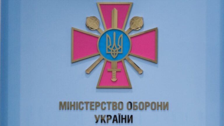 У Міноборони уточнили, чи отримають мільйон добровольці, які приєднались до ЗСУ до змін умов контракту