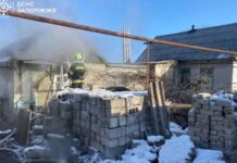 У Запорізькому районі через коротке замикання електромережі зайнявся будинок