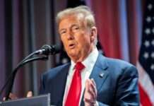 Трамп каже, що Зеленський міг би долучитися до переговорів з РФ в Ер-Ріяді. Він раніше назвав цю зустріч «сюрпризом»