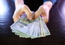 Чи зростатиме курс долара: прогноз на найближчий час