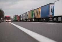 Уряд закрив систему “Шлях” для водіїв, що перевозять гуманітарні вантажі