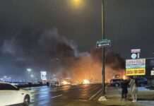 Біля Філадельфії розбився літак, через катастрофу сталися пожежі в будинках