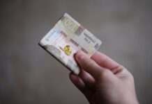 Де в Україні найбільше пенсіонерів і як вони отримують гроші: дані ПФУ