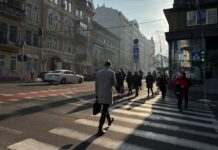 Лише десята частина українців розглядає можливість купити житло: що може пожвавити ринок