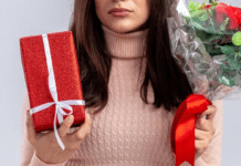 Що не можна дарувати на День народження: народні прикмети