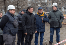 Мер Кам’янського перевірив хід будівництва укриттів у закладах освіти міста