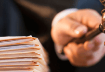 На Дніпропетровщині до 10 років ув’язнення засудили чоловіка, який вбив свою 4-річну доньку