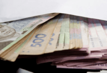 Хто в Україні заробляє найбільше: 5 галузей, де зараз платять шалені гроші