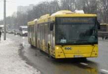 У Києві в громадському транспорті оголошуватимуть хвилину мовчання під час зупинок