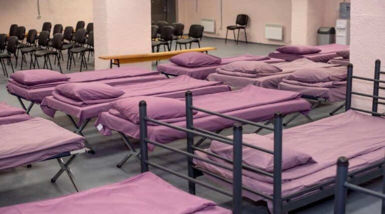 У Камʼянському на території 7-ї лікарні після ремонту відкрили бомбосховище