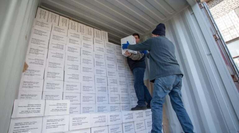Для військових, соціально незахищених верств населення та внутрішньо переміщених осіб: Камʼянське отримало гуманітарний вантаж на суму 120 тисяч доларів