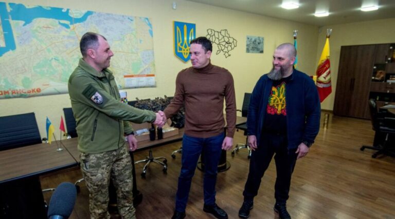 Камʼянське передало допомогу для захисників із 92-ї окремої штурмової бригади