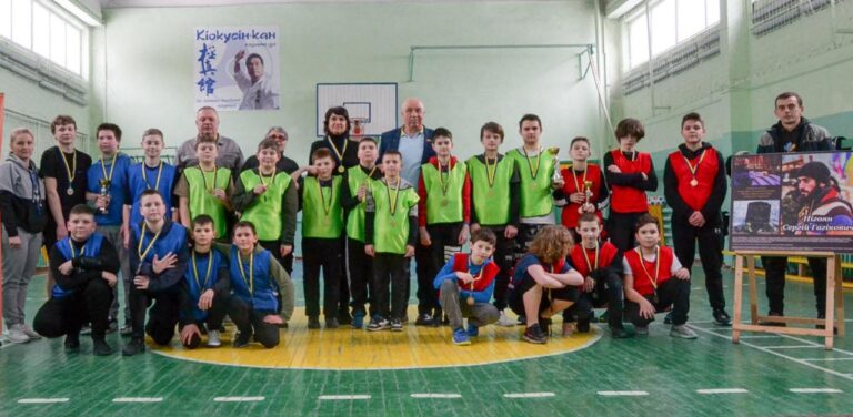 У Кам’янському на честь Героїв Небесної Сотні провели турнір з баскетболу