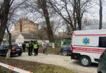 Приніс вибухівку в “передачі” й загинув. Що відомо про підрив біля ТЦК у Кам’янці-Подільському