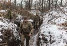 Українські десантники розповіли, як під час першого бою взяли в полон одразу 6 росіян