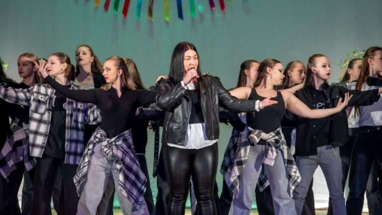 У Камʼянському пройшов фестиваль-конкурс «Вінок України – 2025»