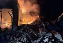 Сили РФ атакували будинок під Хмельницьким: постраждала жінка, зафіксовані відключення світла – влада