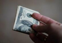 Долар перейшов до зростання