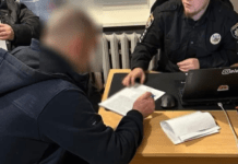 Кинув страйкбольну гранату біля закладу освіти: у Дніпрі судитимуть зловмисника