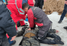 Медики констатували смерть: у Дніпрі рибалка провалився під кригу