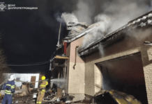 Площа займання 160 кв.м: вогнеборці ліквідували масштабне займання у Дніпровському районі