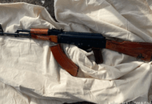 Збут і зберігання вогнепальної зброї та боєприпасів: правоохоронці Запоріжжя затримали трьох громадян