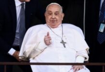 Папа Римський Франциск уперше з’явився на публіці після хвороби