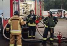 Росіяни атакували Херсон: частина міста без світла, рух тролейбусів зупинено