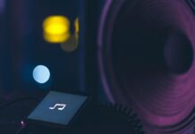 Шмигаль відповів на пропозицію заблокувати пісні російською мовою на стримінгах: що відомо