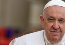 Папі Франциску знову стало гірше, його під’єднали до ШВЛ