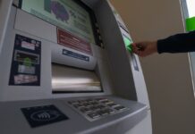 Як пенсіонеру змінити банківські реквізити для виплат: інструкція