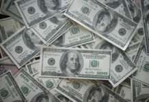 Банк у США випадково зарахував клієнту 81 трильйон доларів