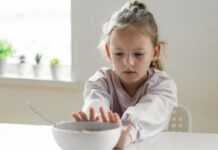 Чи варто постувати дітям і якими можуть бути обмеження: пояснення ПЦУ