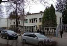 Під ударом багатоповерхівки та школа, багато поранених. РФ атакувала ракетою центр Сум