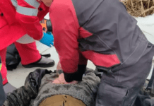 У Дніпрі рибалка провалився під кригу: врятувати чоловіка не вдалося