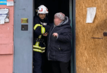 На Дніпропетровщині вогнеборці врятували 76-річну жінку під час пожежі