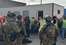 Заманювали у псевдореабілітаційний центр і змушували працювати: мешканець Дніпропетровщини тримав людей у трудовому рабстві