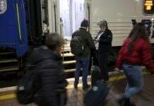 Чому квитки на поїзд не можна купити онлайн і коли УЗ відновить послугу